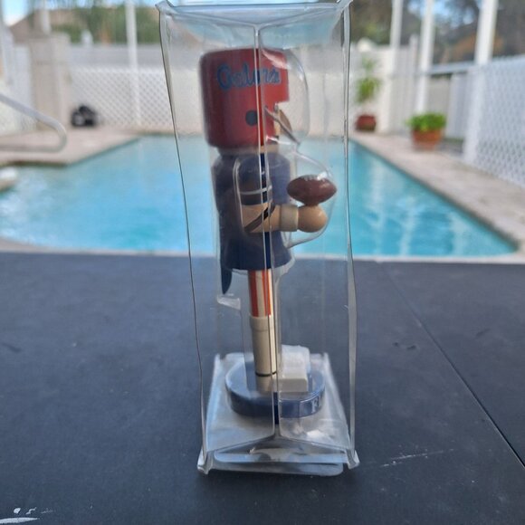 FLORIDA GATORS SPORTS COLLECTORS SERIES FOOTBALL NUTCRACKER IN ORIGINAL PACKAGIN - Picture 4 of 6
